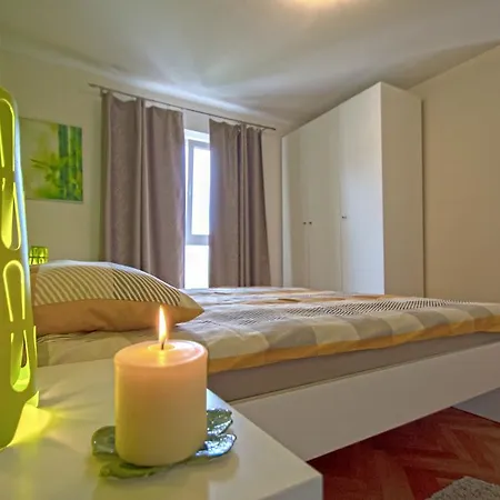 Marty Apartment