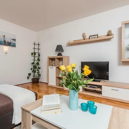 Marty Apartment *